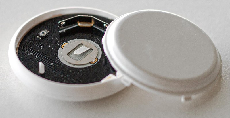 Skytag Button ST2307 — 32mm round Bluetooth tracker